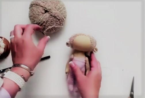 как сделать волосы кукле из пряжи, how to make a doll's hair from yarn, DIY doll's hair 