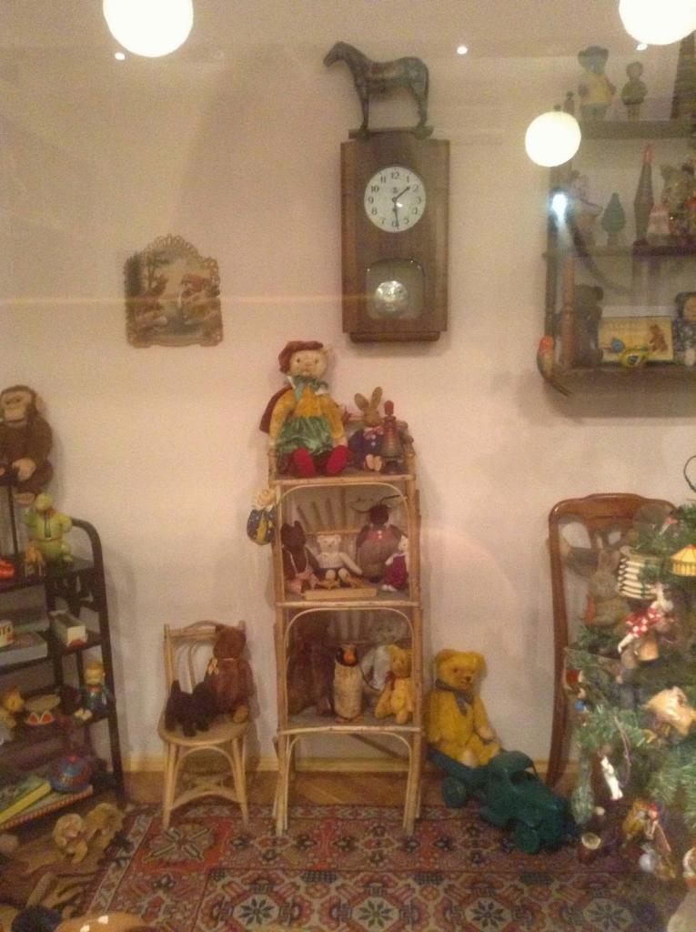 выставка елочных игрушек. старинные и советские игрушки. старые елочные игрушки